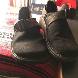 chaco men's clogs